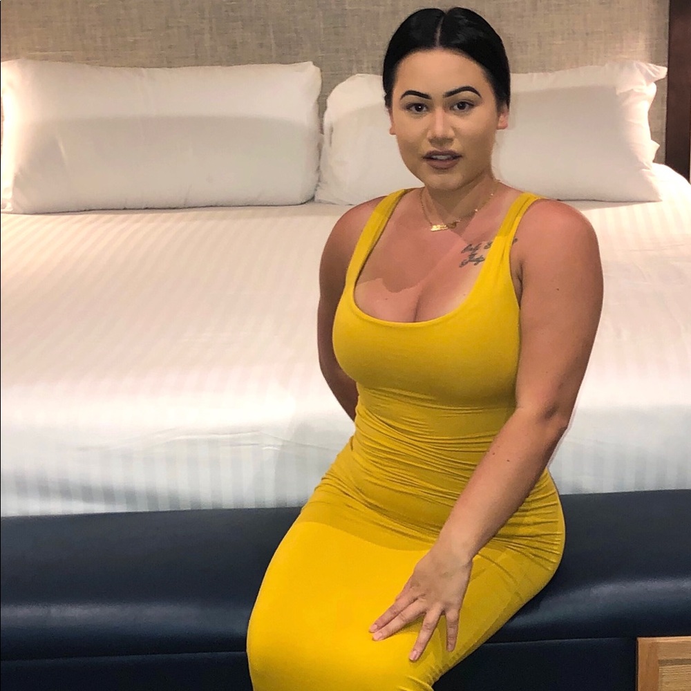 Yellow, body con midi dress